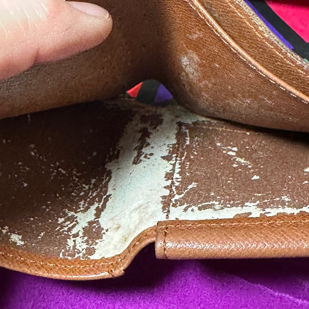 Louis Vuitton bifold. - Picture 10 of 11